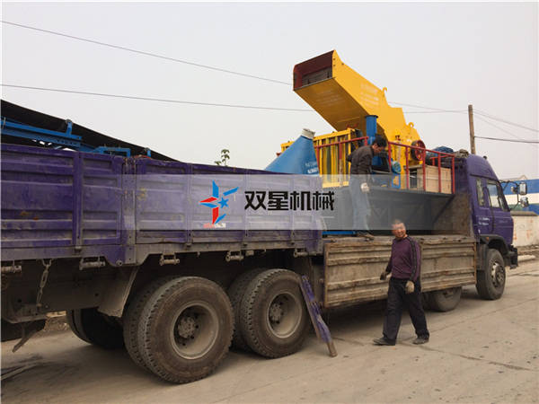 鋁合金粉碎機發(fā)貨現(xiàn)場