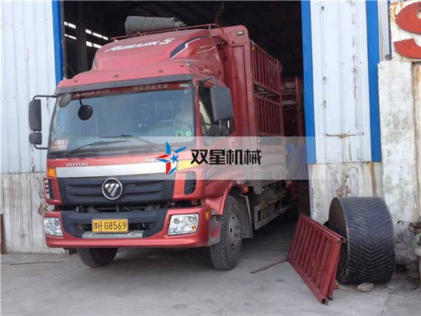 皓星<a href='http://m.greeniq-systems.com/1/54.html' target='_blank'><span>廢鋁粉碎機</span></a>設(shè)備發(fā)貨現(xiàn)場