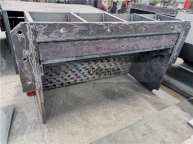 金屬破碎機(jī)<a href='http://m.greeniq-systems.com/case/502.html' target='_blank'><span>篩板</span></a>