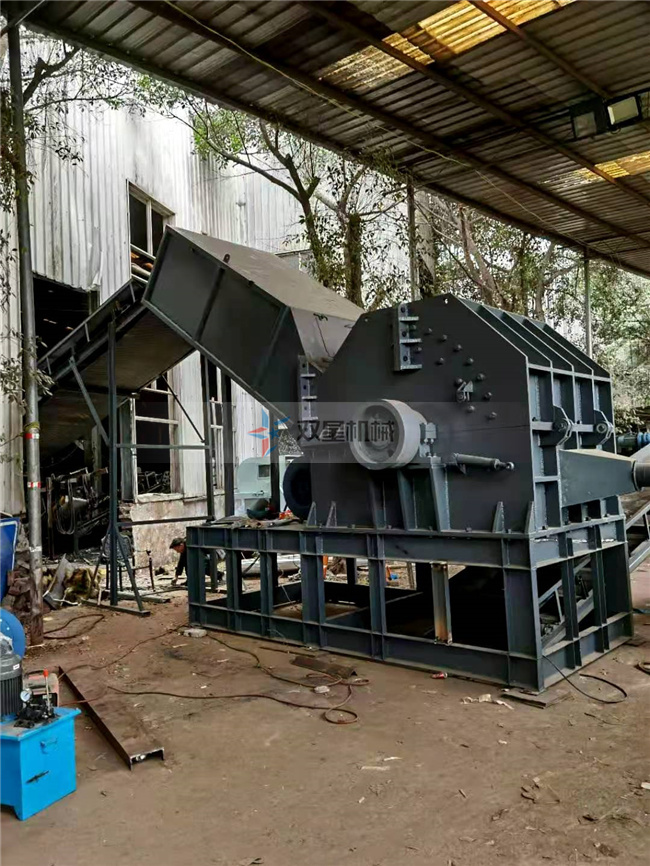 廢鋁粉碎機(jī)生產(chǎn)線上?？蛻粼O(shè)備現(xiàn)場實(shí)拍