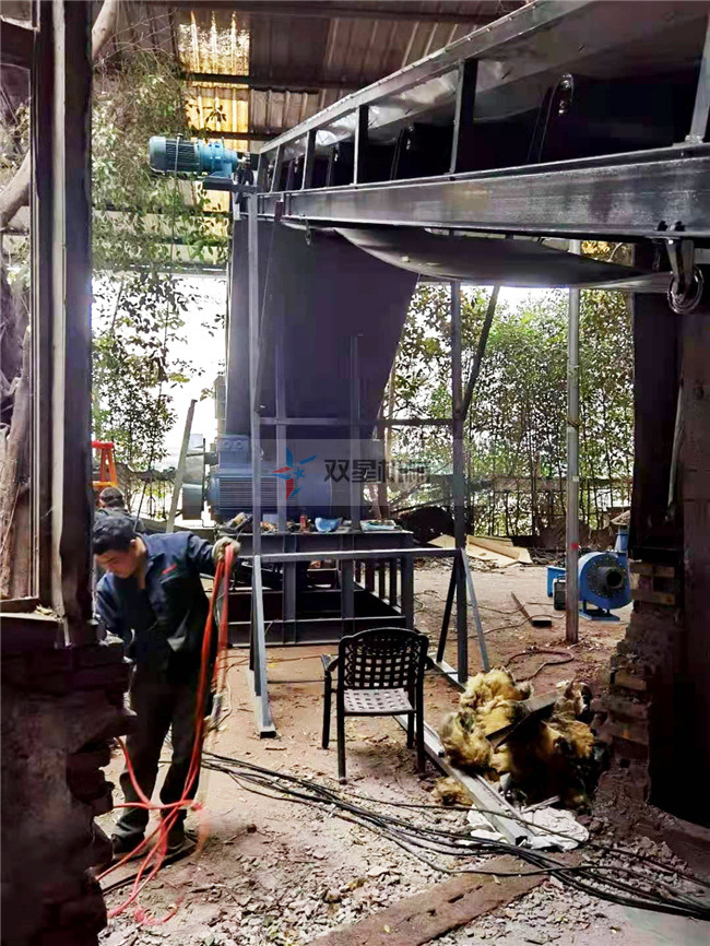 金屬粉碎機生產現場