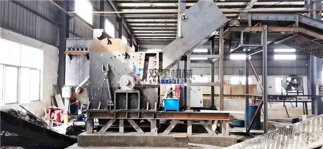 報(bào)廢汽車用的廢鋼破碎機(jī)多少錢一套？用什么型號(hào)？