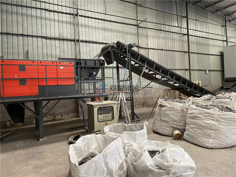 針對(duì)金屬破碎機(jī)設(shè)備停機(jī)該怎么解決？