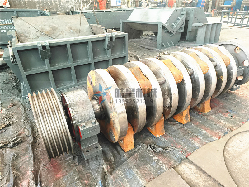 <a href='http://m.greeniq-systems.com/' target='_blank'><span>金屬粉碎機(jī)</span></a><a href='http://m.greeniq-systems.com/case/501.html' target='_blank'><span>錘頭</span></a>、<a href='http://m.greeniq-systems.com/case/502.html' target='_blank'><span>篩板</span></a>、破碎腔體生產(chǎn)組裝現(xiàn)場